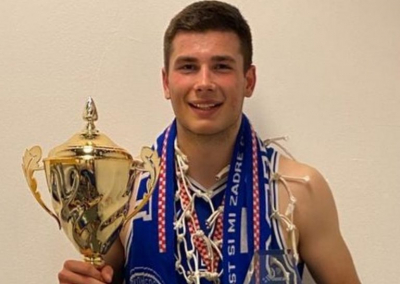 NOVI BISER DALMACIJE Obiteljska sportska priča iz Podstrane: Evo tko je mladi košarkaš Tomislav Buljan