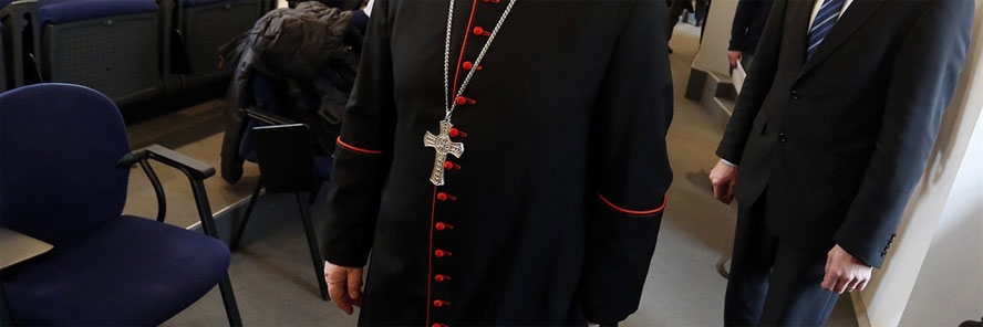 Utjecaj Pape: Bozanić i hrvatski biskupi skidaju zlatne križeve