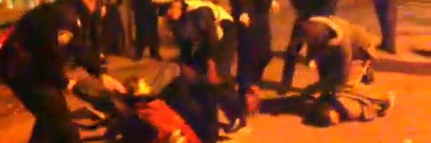 Riječki policajci rade "red": Mladića i djevojku vukli po podu i šamarali, mladić zapomagao "Ne lomi joj nogu" (VIDEO)